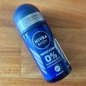 Eight Nivea men’s/unisex roll-on deodorant Protect & Care aluminum free, Germany